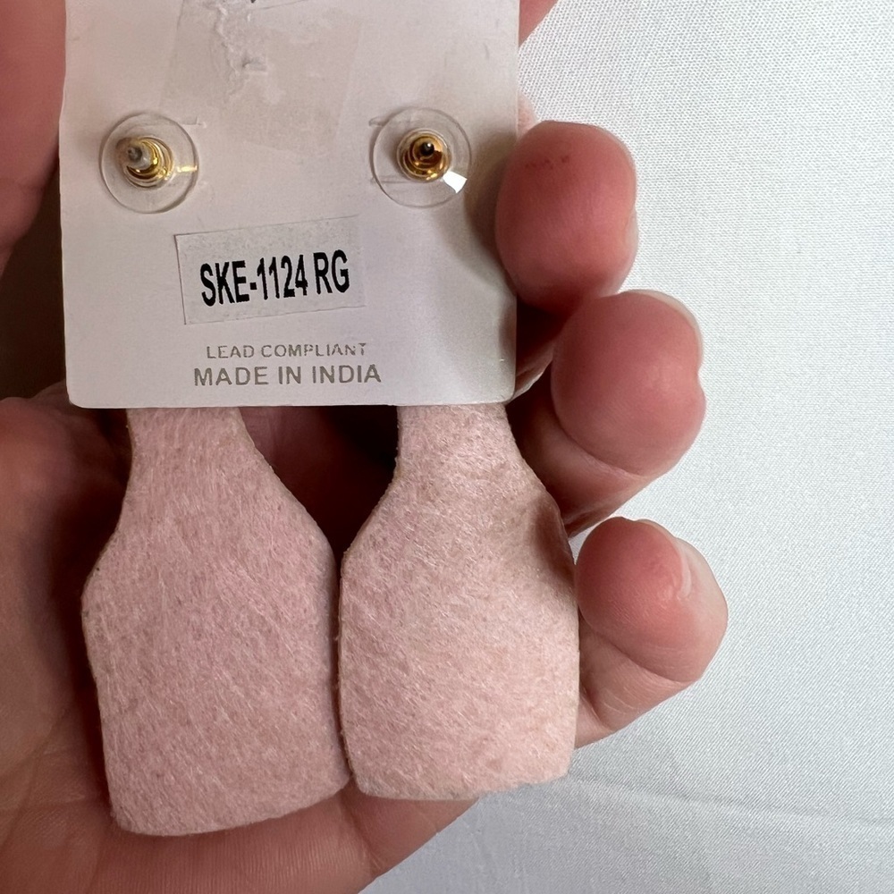 Treasure Beaded Bottle Dangle Earrings with I do NWT - Picture 3 of 6